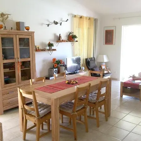 Maison Accueillante Avec Jardin Et Vue Sur Montagne A Porto-vecchio * פורטו-וישיו