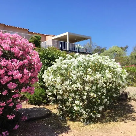 Maison Accueillante Avec Jardin Et Vue Sur Montagne A Porto-vecchio *