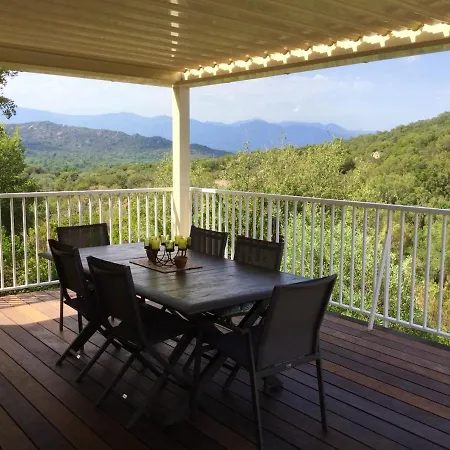 Maison Accueillante Avec Jardin Et Vue Sur Montagne A Porto-vecchio *